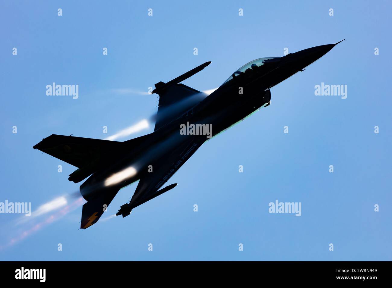 Belgian airforce f 16 jet fighter hi-res stock photography and images ...
