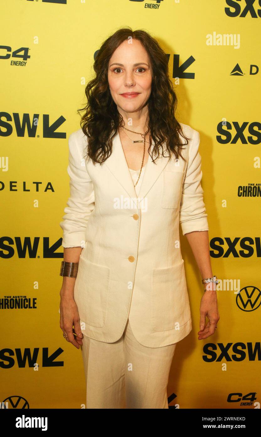 Mary Louise Parker Arrives For The World Premiere Of Omni Loop At The mary-louise-parker-arrives-for-the-world-premiere-of-omni-loop-at-the