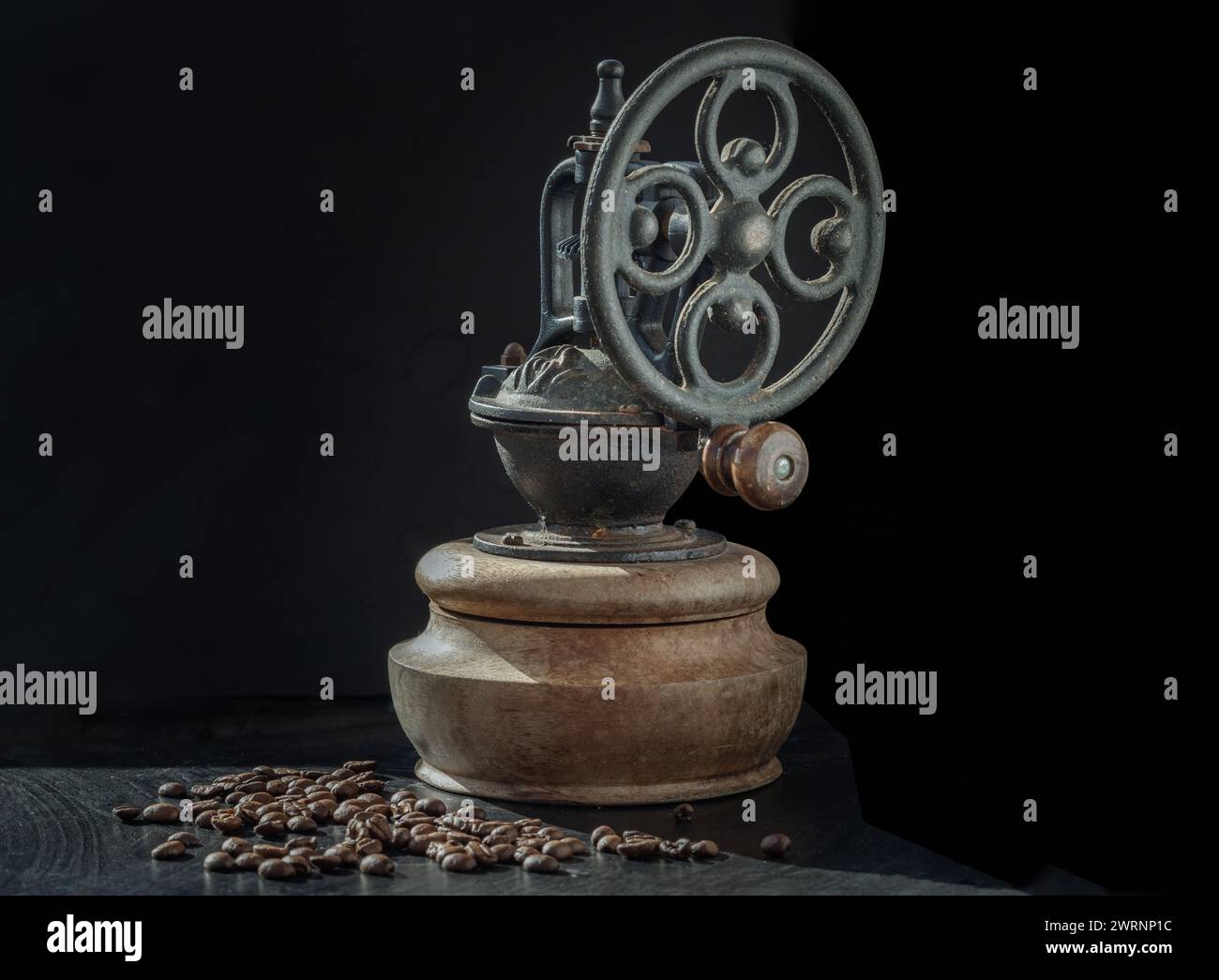 Scuff Grinder Antique wooden coffee mill with iron crank hi-res stock photography and ...