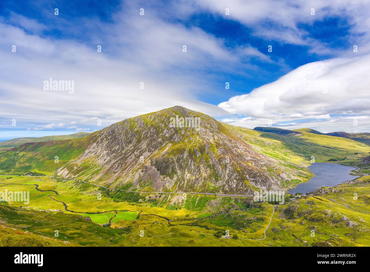 Pen yr Ole Wen, Amazing mountain summer scenery in Snowdonia, Wales, UK as seen from hillside of YGarn Stock Photo