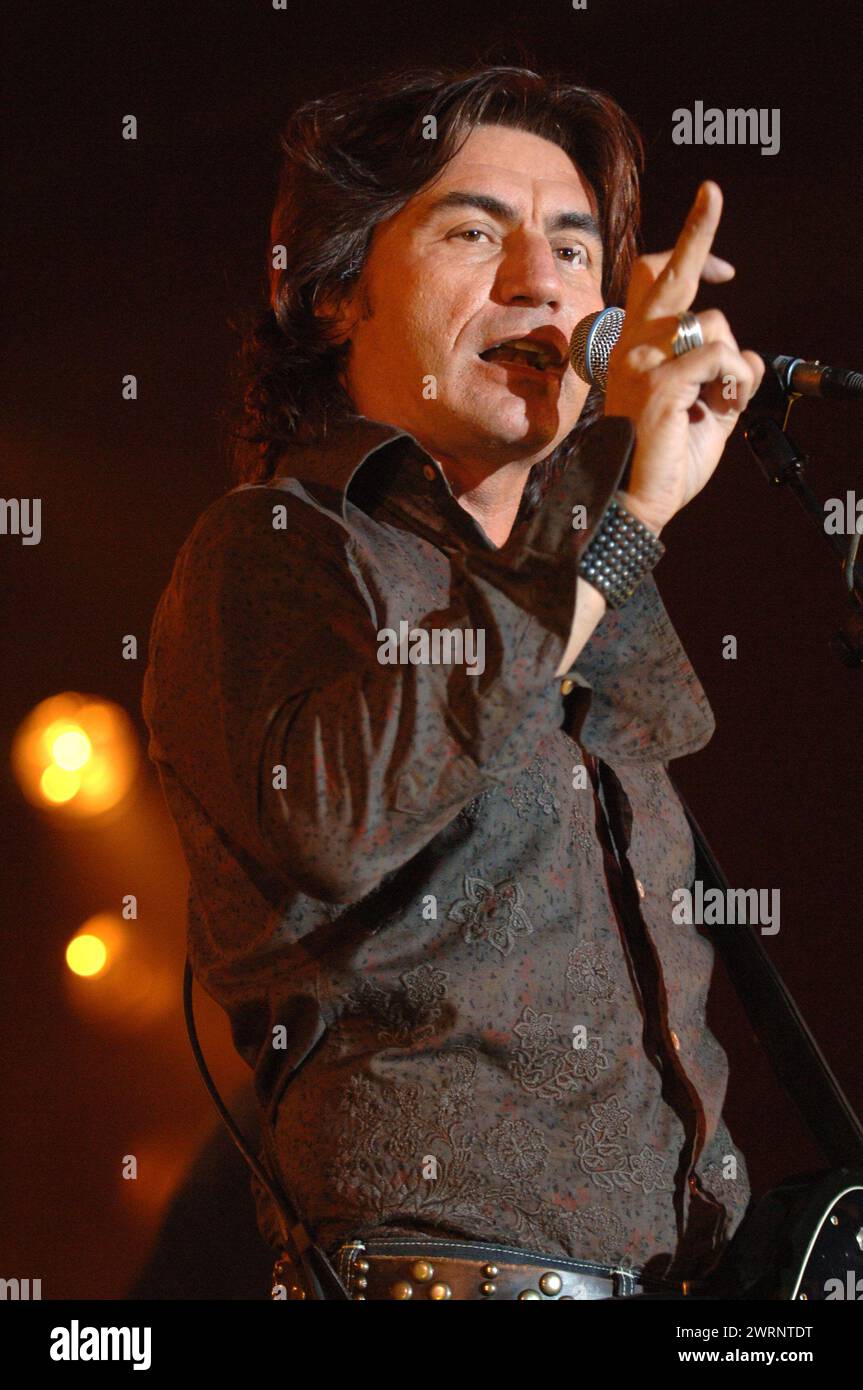 Milan Italy 07/02/2006: Luciano Ligabue ,Italian singer,during the live concert at the Alcatraz Stock Photo