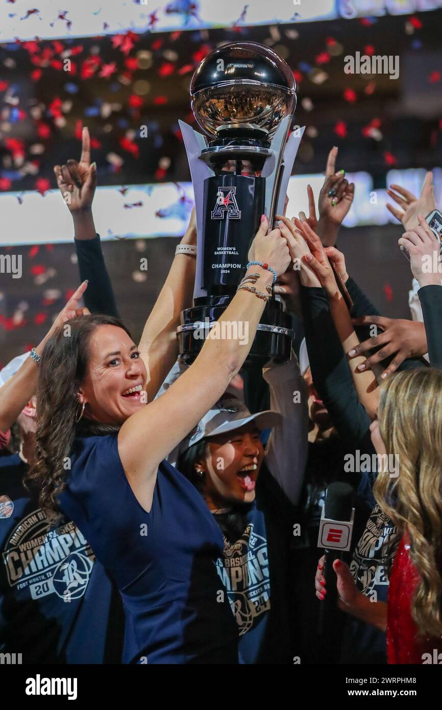 Mid american conference trophy hi res stock photography and images Alamy