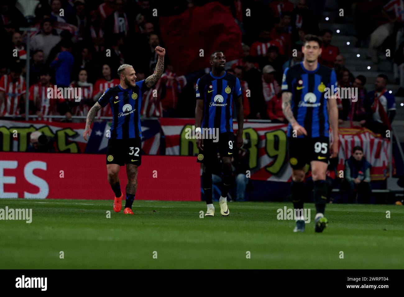 Madrid, Spanien. 13th Mar, 2024. Madrid, Kingdom of Spain; 03/14/2024.- Internacional Milan players celebrate their goal. Atletico de Madrid beats Internazionale Milan in round of 16 of Champions League matchday 2 of 2 and moves on to next phase. Atletico de Madrid 2 Inter de Milan 1, final result Atletico wins 3-2 on penalties. Antoine Griezmann 35, and Memphis De Pay 87'. Inter Federico Di Marco 33'. Credit: Juan Carlos Rojas/dpa/Alamy Live News Stock Photo