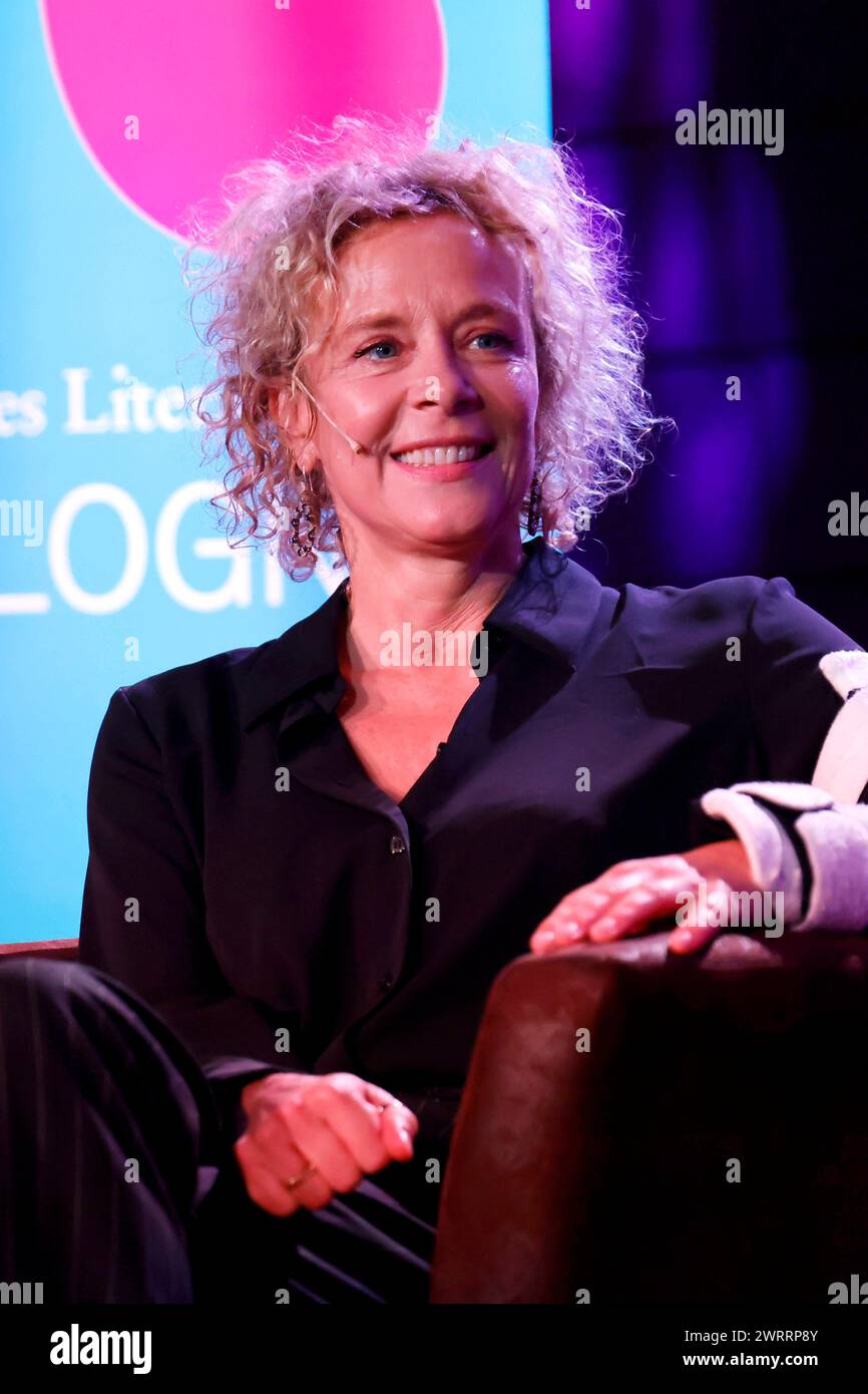 Schauspielerin Und Autorin Katja Riemann Bei Der Litcologne schauspielerin-und-autorin-katja-riemann-bei-der-litcologne