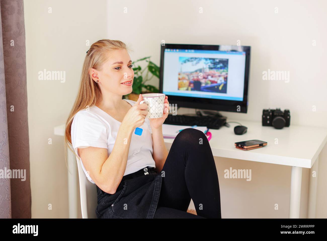 Girl studying before exam hi-res stock photography and images - Alamy