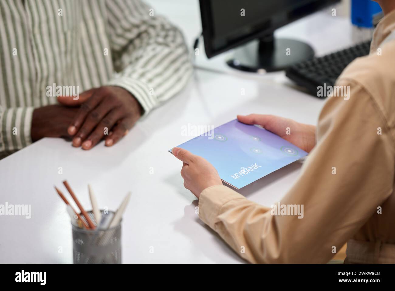Bank manager and client hi-res stock photography and images - Alamy