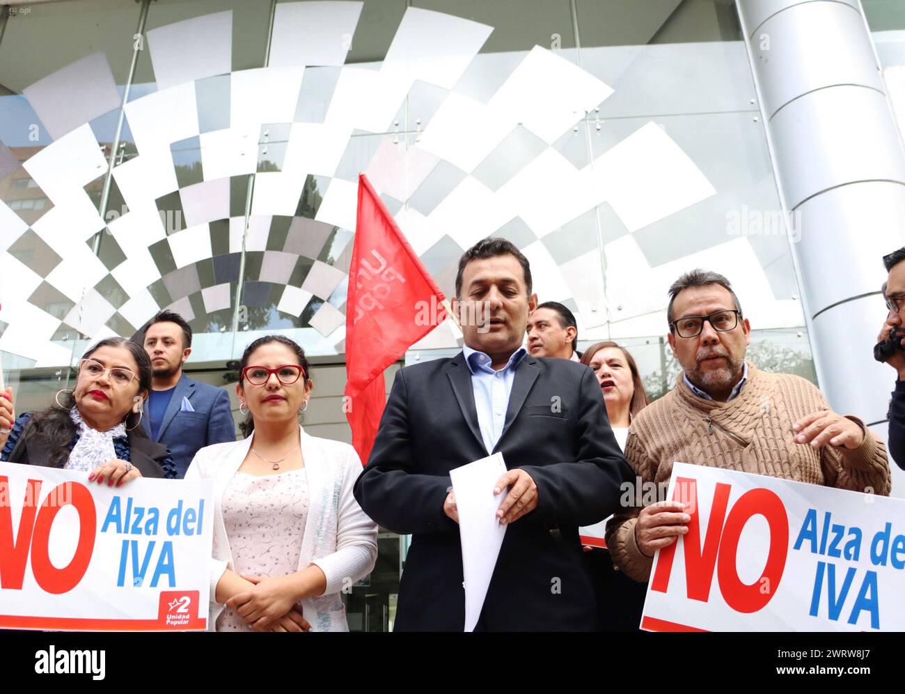 DEMANADA-INCONSTUCIONALIDAD-ALZA-IVA Quito, jueves 14 de marzo del 2024 El movimiento Unidad Popular, entrega una Demanda de Inconstitucionalidad, en la Corte Constitucional, en contra del alza de la elevacion del IVA, por parte del Gobierno Nacional. Fotos:Rolando Enriquez/API Quito Pichincha Ecuador POL-DEMANADA-INCONSTUCIONALIDAD-ALZA-IVA-432fd82dbdf87335fe5d06c0e5e34976 *** UNCONSTITUTIONALITY LAWSUIT VAT INCREASE Quito, Thursday, March 14, 2024 The Popular Unity movement filed an unconstitutionality lawsuit in the Constitutional Court against the VAT increase by the National Government Ph Stock Photo