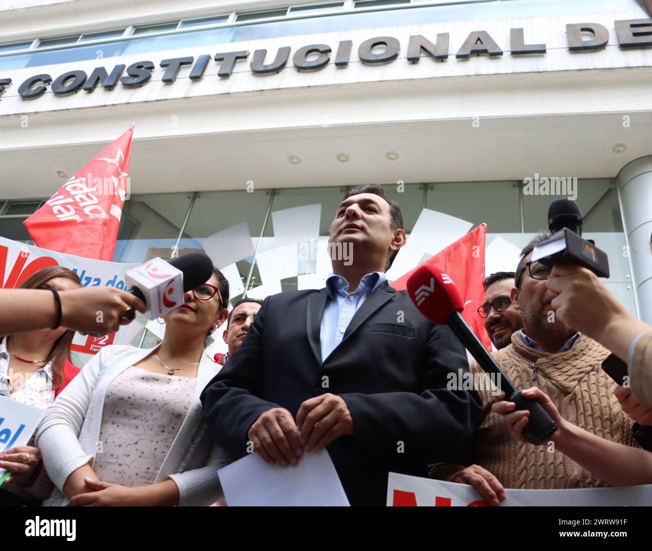DEMANADA-INCONSTUCIONALIDAD-ALZA-IVA Quito, jueves 14 de marzo del 2024 El movimiento Unidad Popular, entrega una Demanda de Inconstitucionalidad, en la Corte Constitucional, en contra del alza de la elevacion del IVA, por parte del Gobierno Nacional. Fotos:Rolando Enriquez/API Quito Pichincha Ecuador POL-DEMANADA-INCONSTUCIONALIDAD-ALZA-IVA-7bd2393037c7a922a542d428baf48679 *** UNCONSTITUTIONALITY LAWSUIT VAT INCREASE Quito, Thursday, March 14, 2024 The Popular Unity movement, delivers an unconstitutionality lawsuit in the Constitutional Court, against the increase of the VAT increase, by the Stock Photo