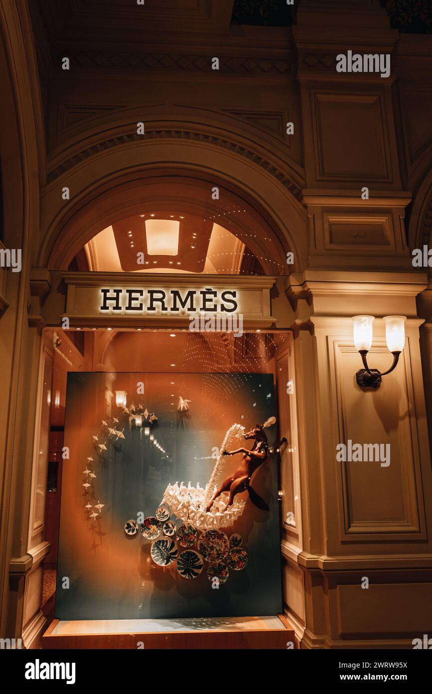 Hermes store hi-res stock photography and images - Alamy