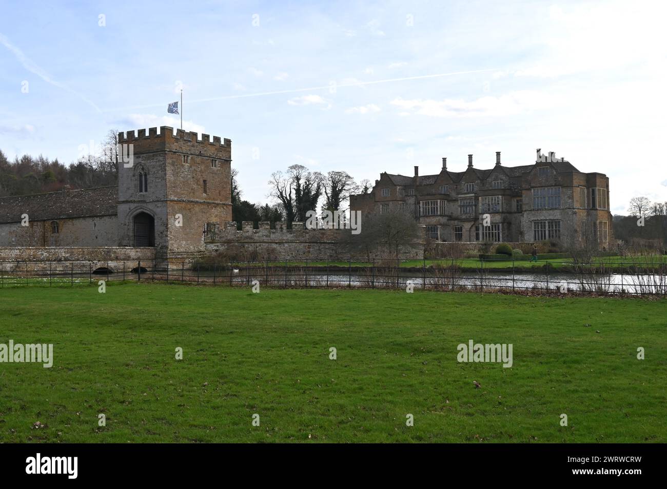 Broughton Castle near Banbury, Oxfordshire, the home of Lord Saye & Sele Stock Photo