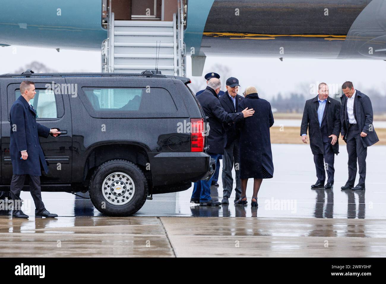 Saginaw, USA. 14th Mar, 2024. President Joe Biden arrives in Saginaw, Mich., for a campaign event on March 14, 2024. Biden was greeted at the airport by U.S. Rep. Dan Kildee (D-Flint) and Saginaw Mayor Brenda Moore. (Andrew Roth/Sipa USA) Credit: Sipa USA/Alamy Live News Stock Photo