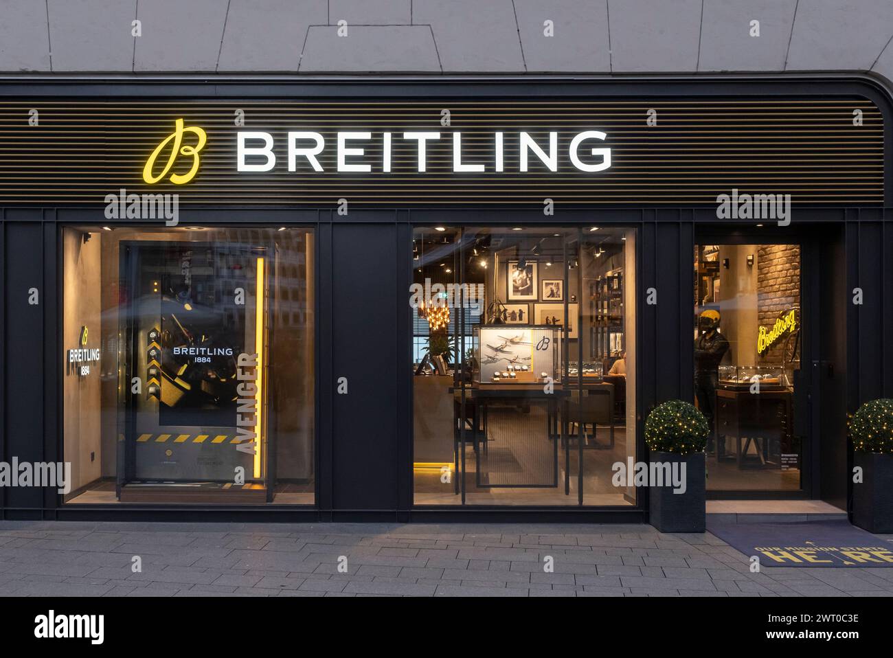 Breitling Laden in der Kšlner Innenstadt ***  Breitling shop in Cologne city centre Stock Photo