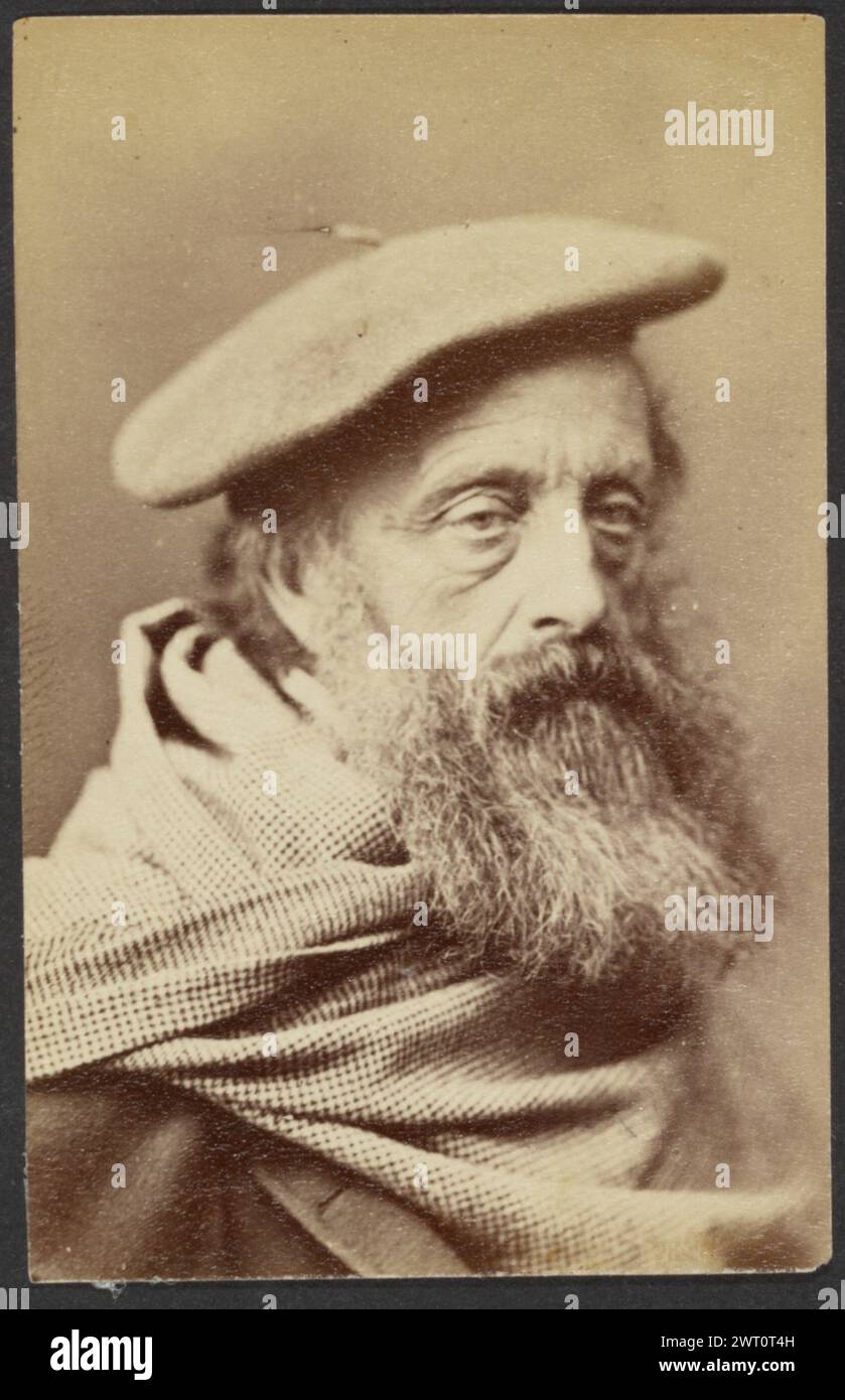 Man wearing a beret hi-res stock photography and images - Alamy