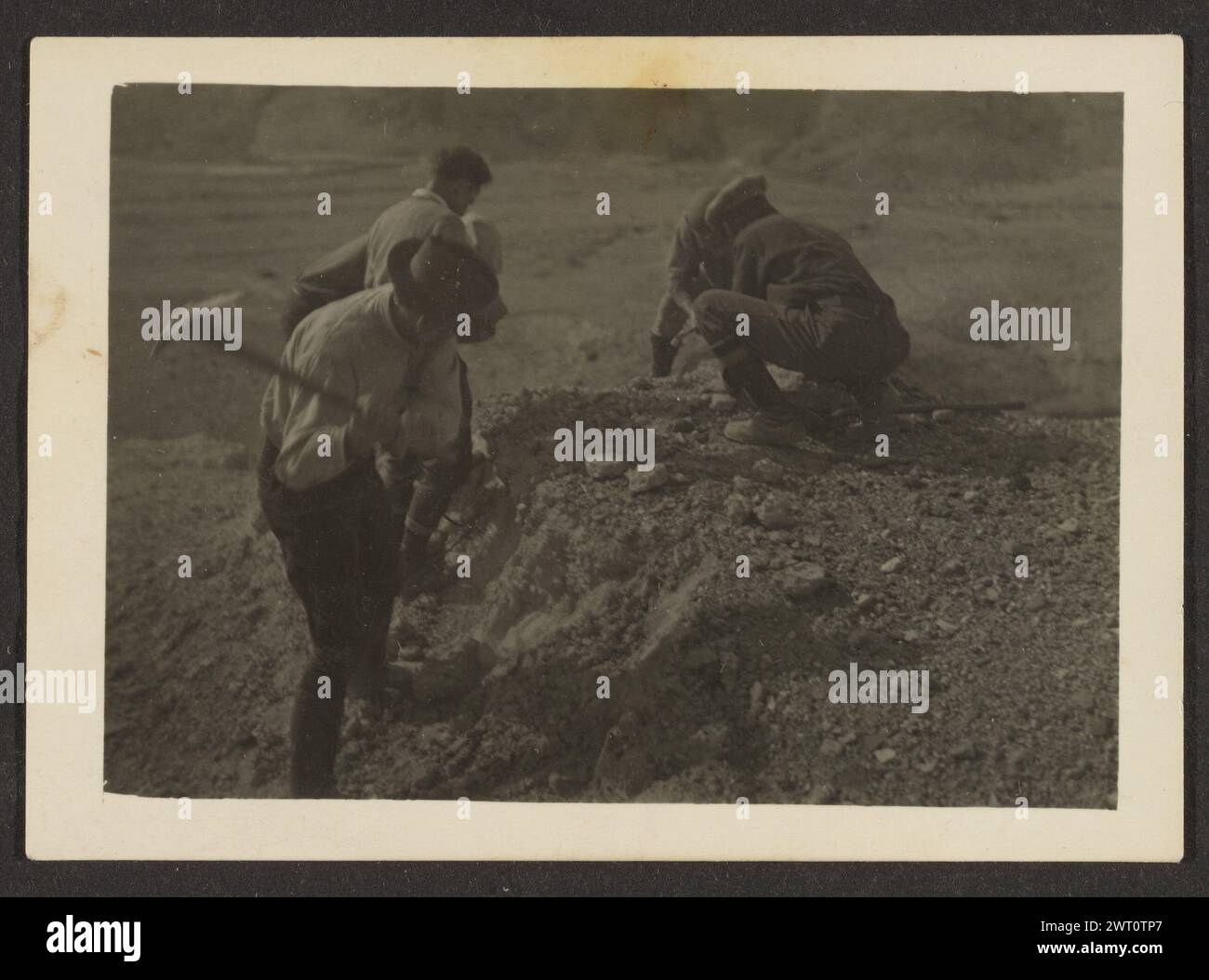 Men Digging. Louis Fleckenstein, photographer (American, 1866 - 1943 ...