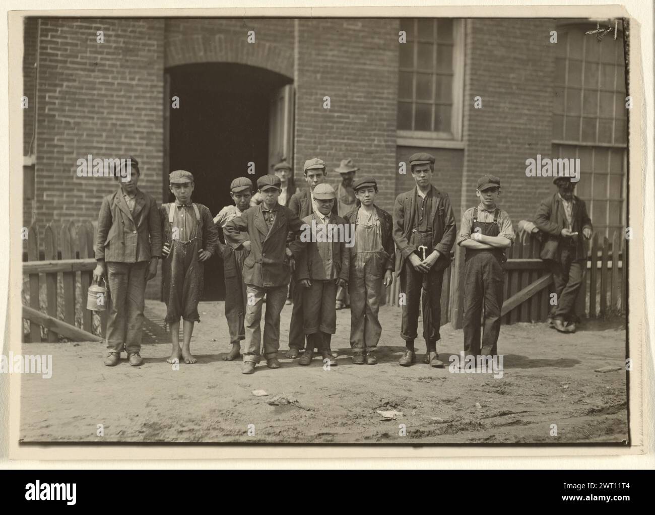 Barefoot workers hi-res stock photography and images - Alamy