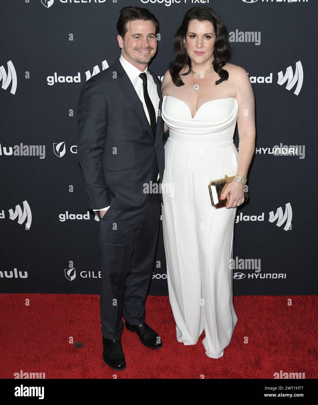 (L-R) Jason Ritter and Melanie Lynskey arrives at the 35th Annual GLAAD ...