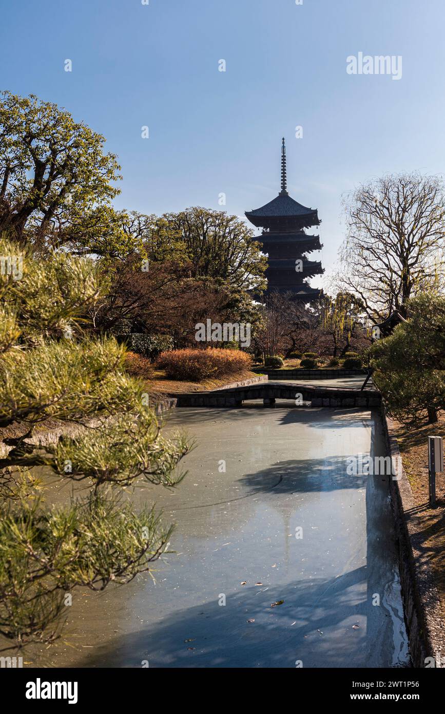 Toji Gojunoto Five Story Pagoda Hi res Stock Photography And Images Alamy toji-gojunoto-five-story-pagoda-hi-res-stock-photography-and-images-alamy