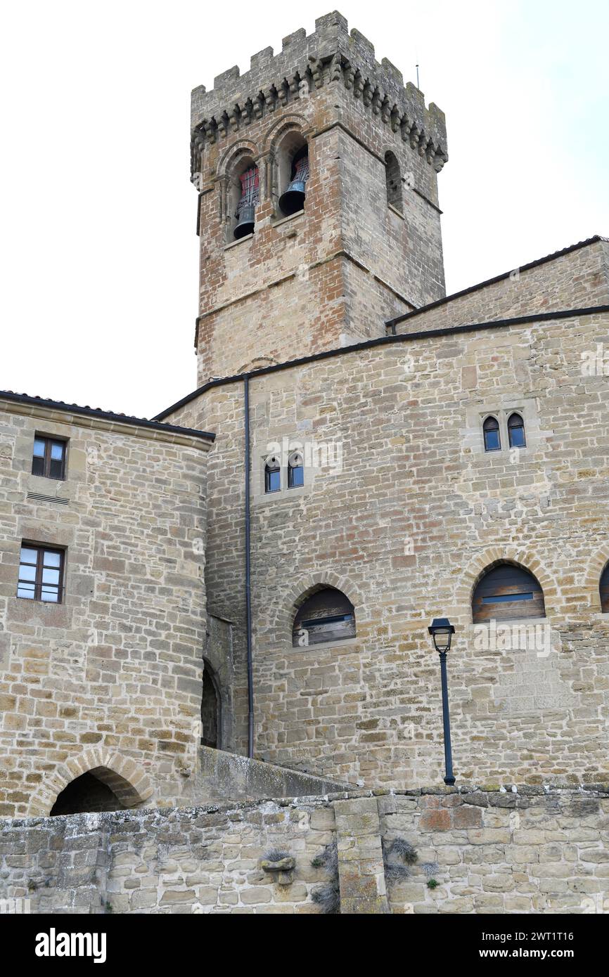 Ujue or Uxue, Santa Maria church-fortress (romanesque and gothic, 11-14th century). Tafalla region; Comunidad Foral de Navarra, Spain. Stock Photo