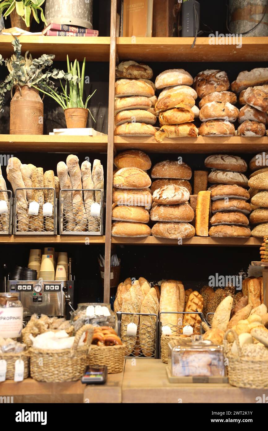 Tipos de pan hires stock photography and images Alamy