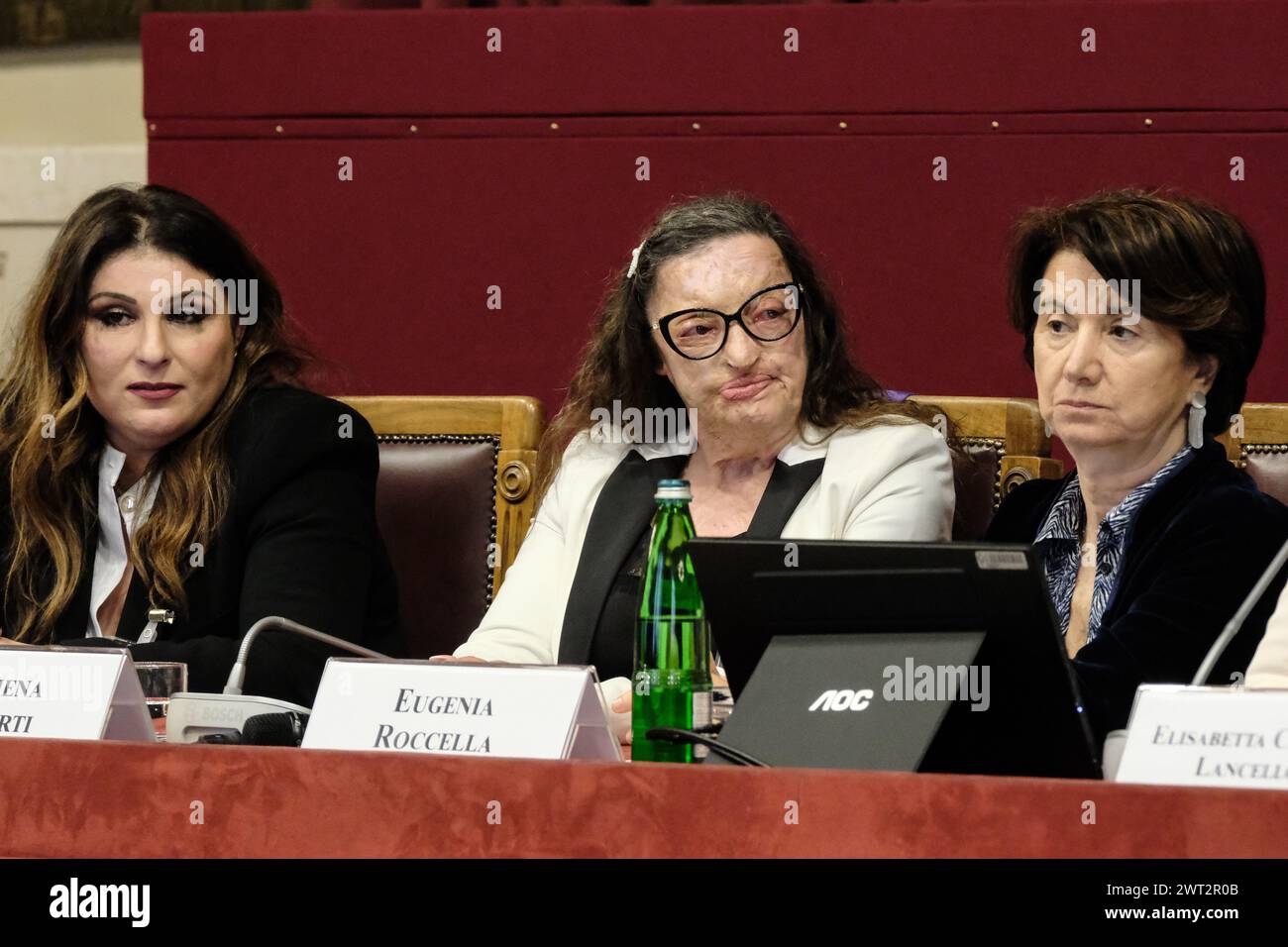 Fuoco di famiglia hi-res stock photography and images - Alamy