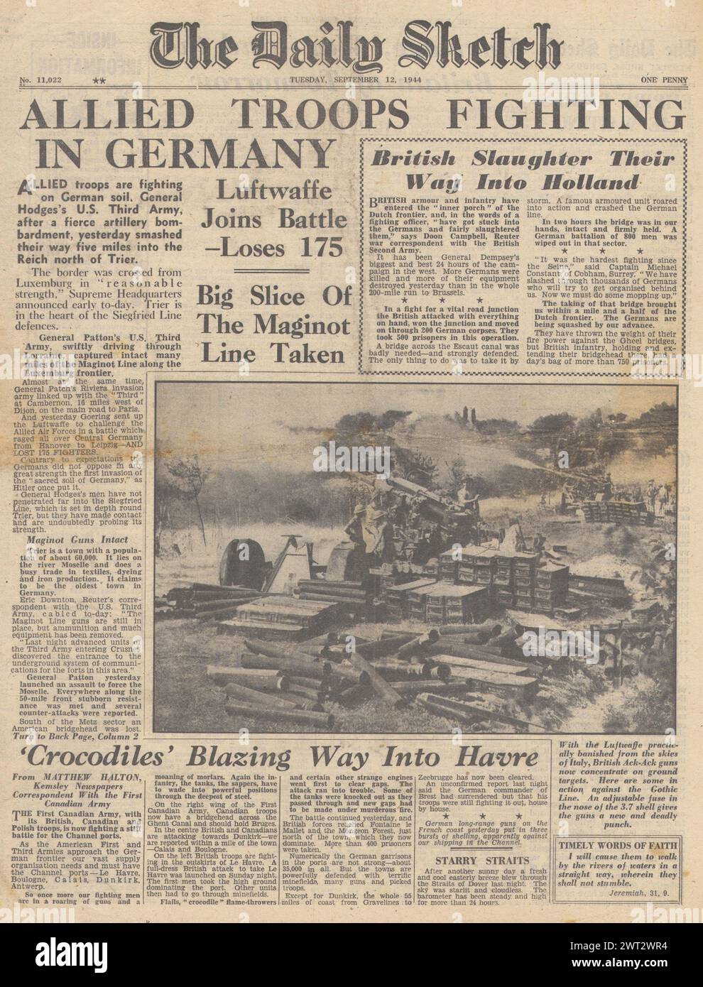 1944 The Daily Sketch front page reporting Allied troops invade Germany, Air battles over Germany and battle for Le Havre Stock Photo