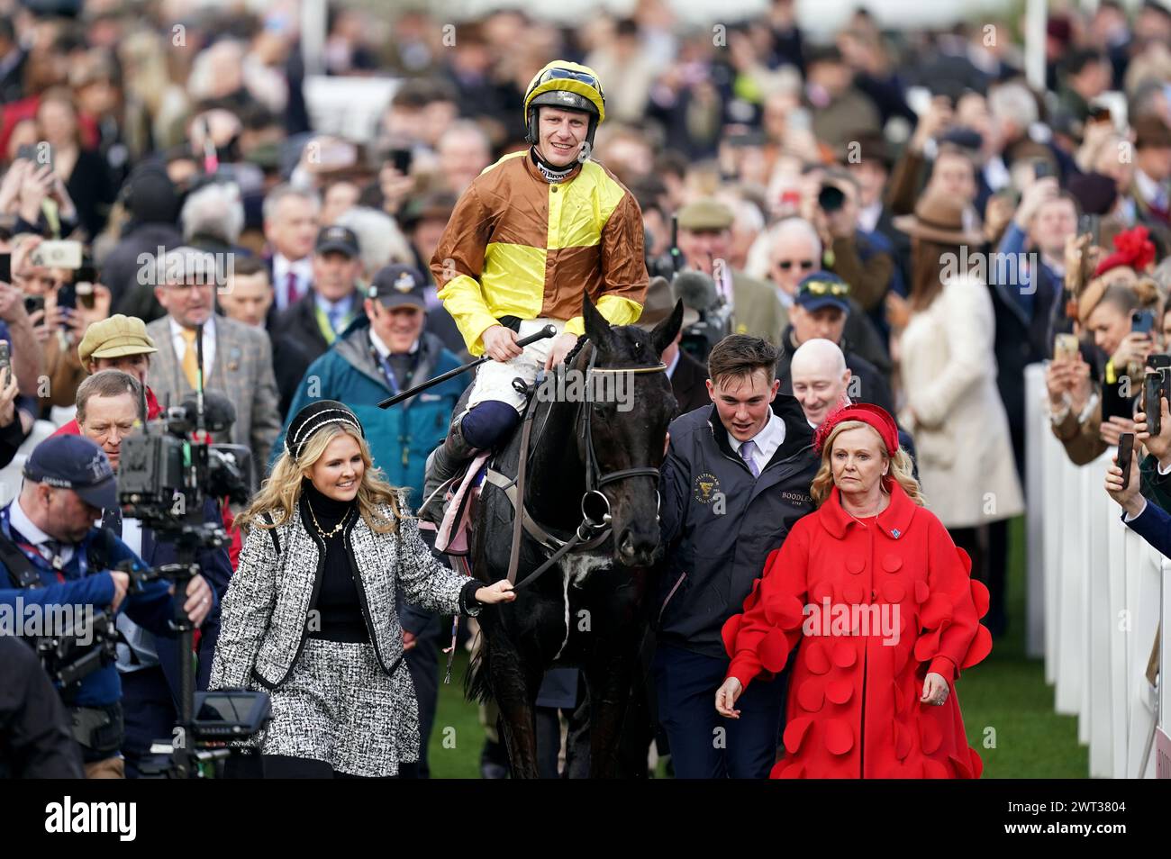 Paul Townend Aboard Galopin Des Champs After Winning The Boodles ...