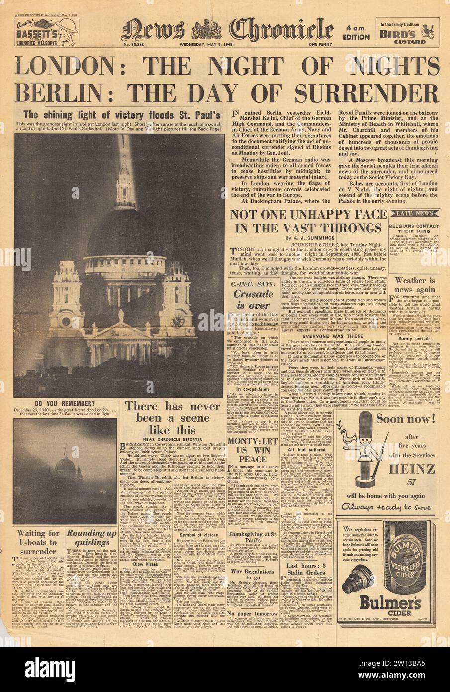 1945 News Chronicle front page reporting VE Day celebrations Stock Photo