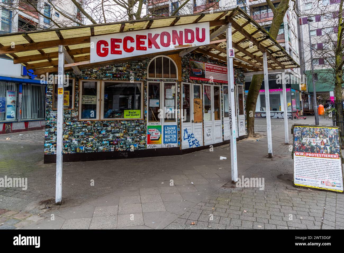 Gecekondu kiosk at Kottbusser Tor, Berlin, Germany. Gecekondu is an unplanned neighborhood in Turkey. Translated, it means 'put there overnight' Stock Photo