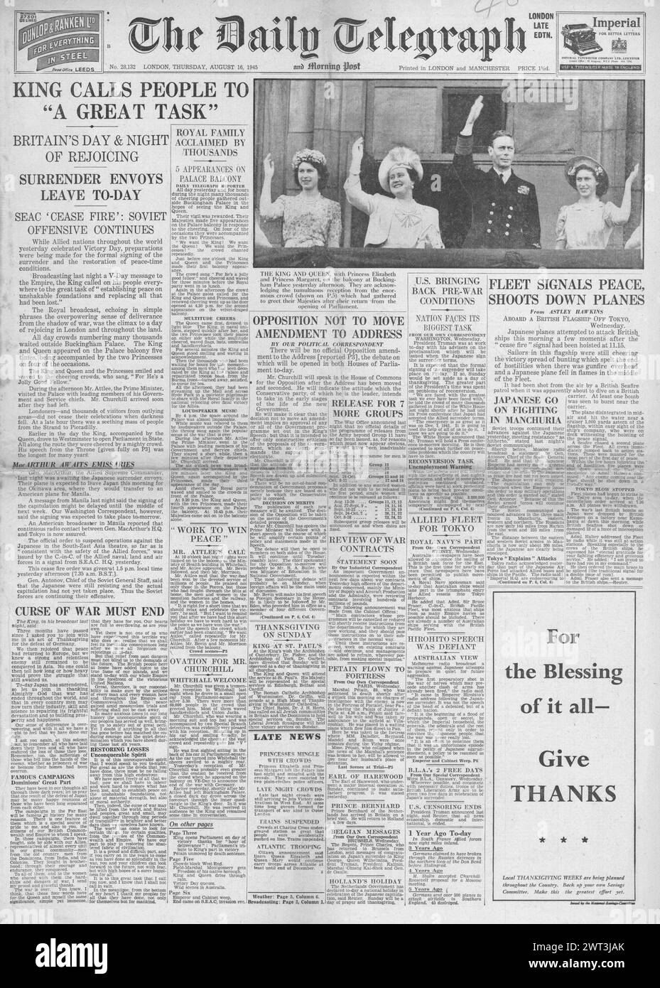 1945 The Daily Telegraph front page reporting VJ Day celebrations Stock Photo