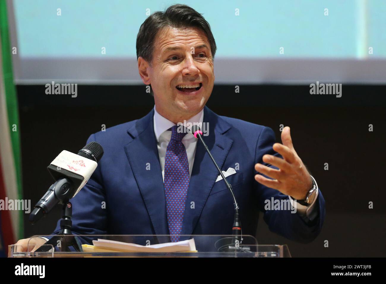 The President of the Council, Giuseppe Conte, at the Apple and Cisco Academy, at the University Federico II of Naples, speaks to newly graduated stude Stock Photo