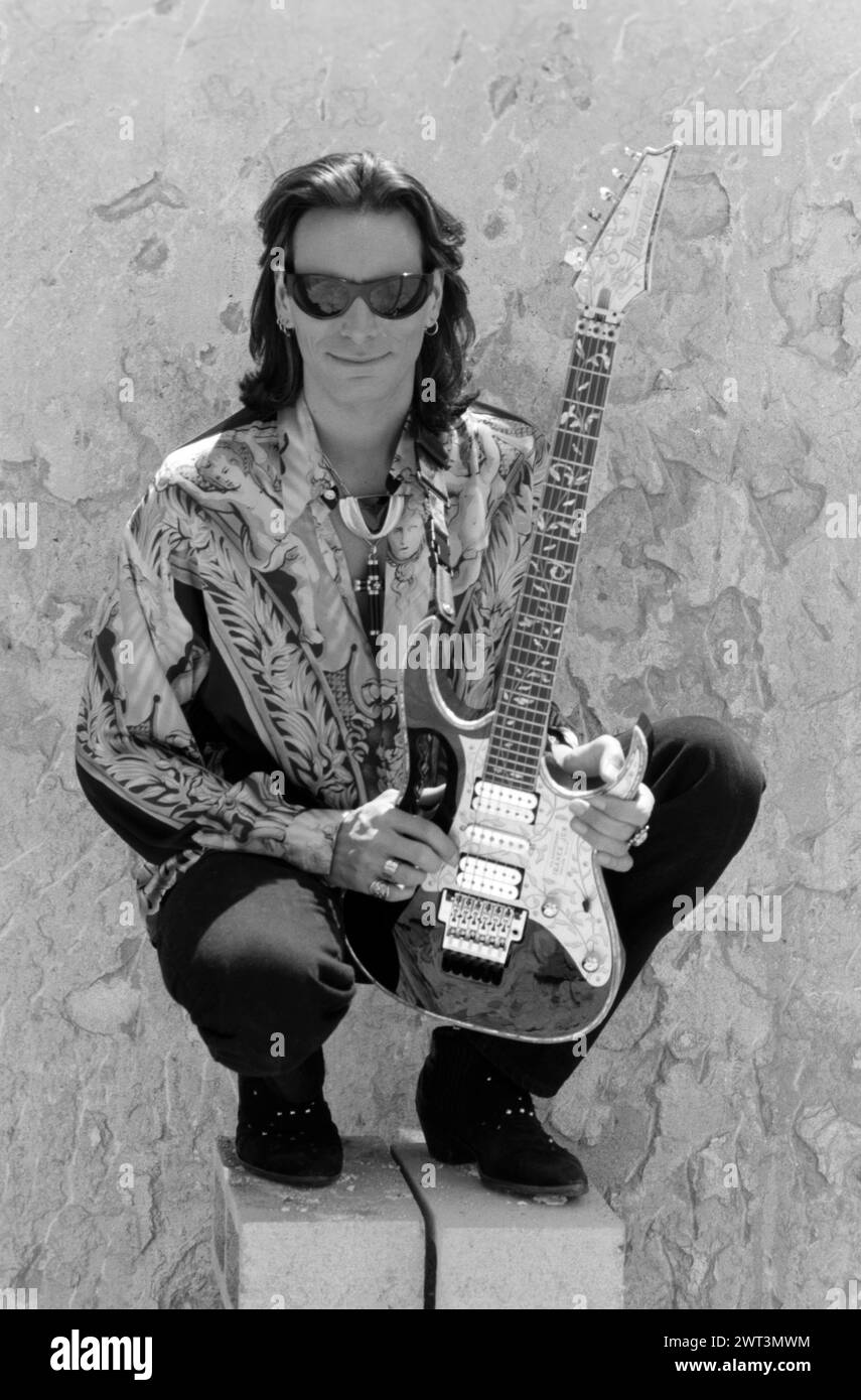 steve-vai-photographed-in-1993