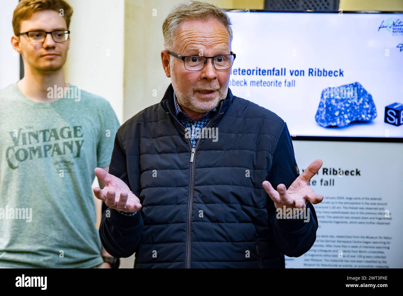 Dr. Ansgar Greshake bei der Vorstellung der Meteoriten aus Brandenburg ...