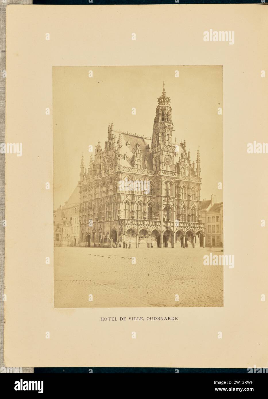 Hotel de ville, Oudenarde. Cundall & Fleming, photographer 1866 View of Oudenaarde Town Hall with a belfry in the center. (Recto, mount) lower center, imprinted in black ink: 'HOTEL DE VILLE, OUDENARDE.'; (Verso, mount) lower left, pencil: 'IB 86.15 (Cun)'; Stock Photo