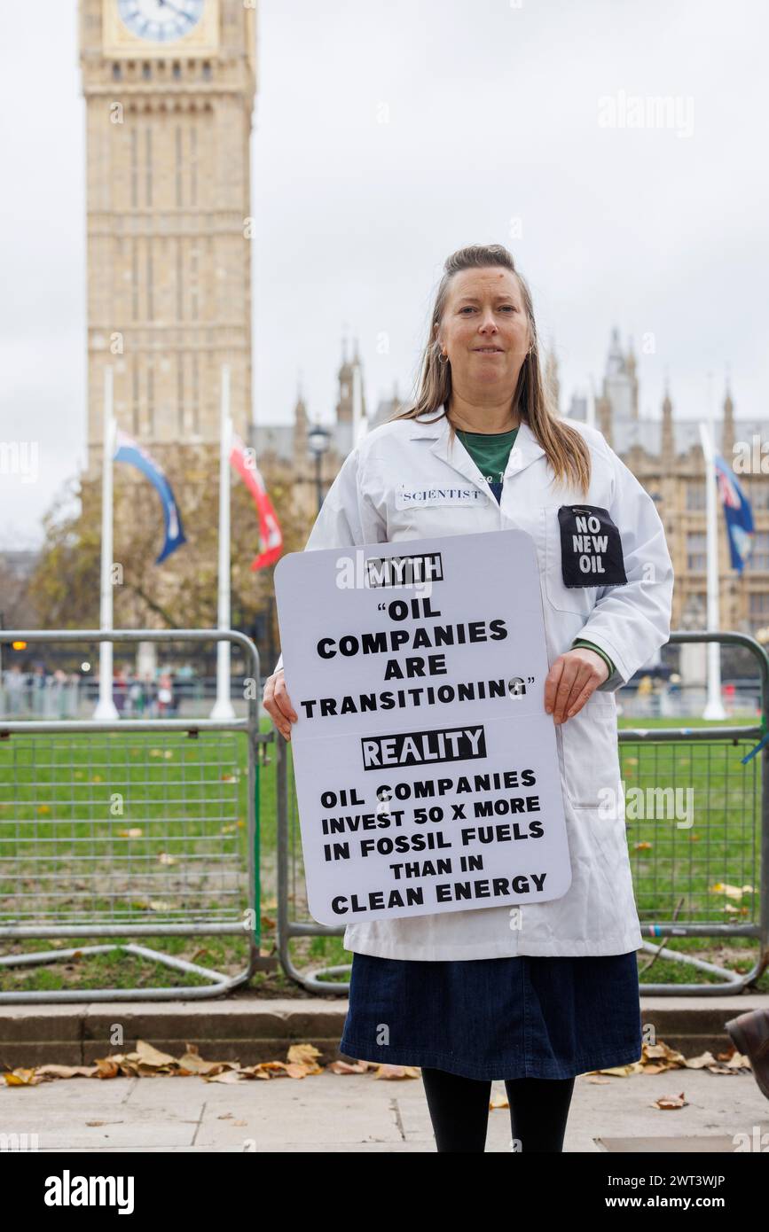 21st Nov 2023. Parliament Sq. London, UK. Scientists and health workers lobby their MPs for action on the climate emergency. Stock Photo