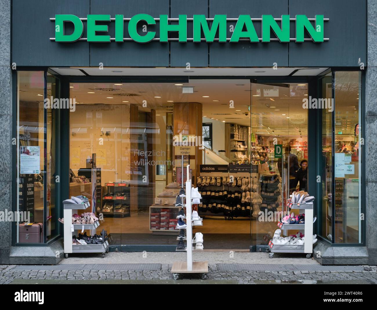 Deichmann Schuhe Filiale, Wilmersdorfer Straße, Charlottenburg, Berlin, Deutschland Stock Photo
