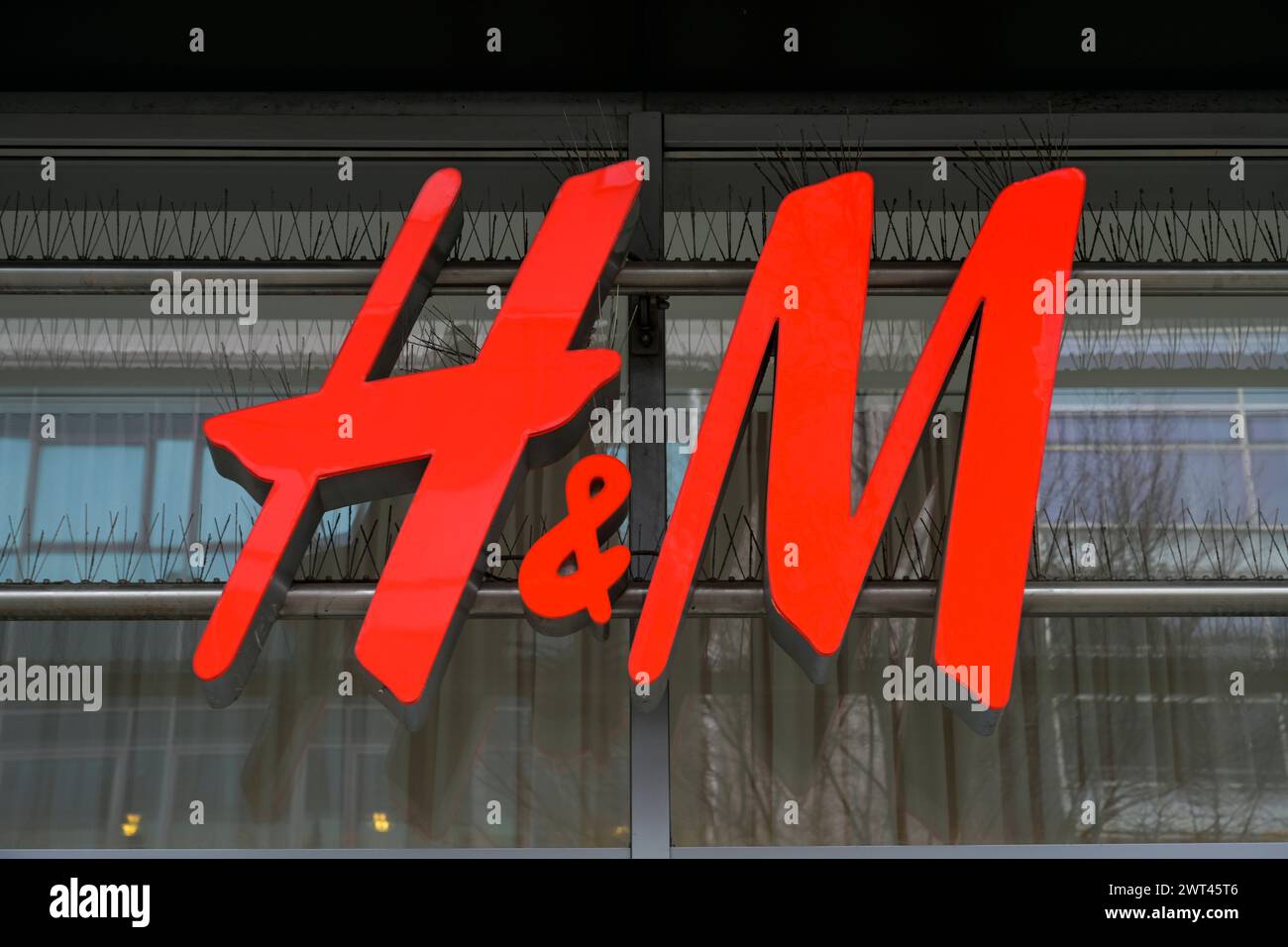 H and m store hi res stock photography and images Page 9 Alamy