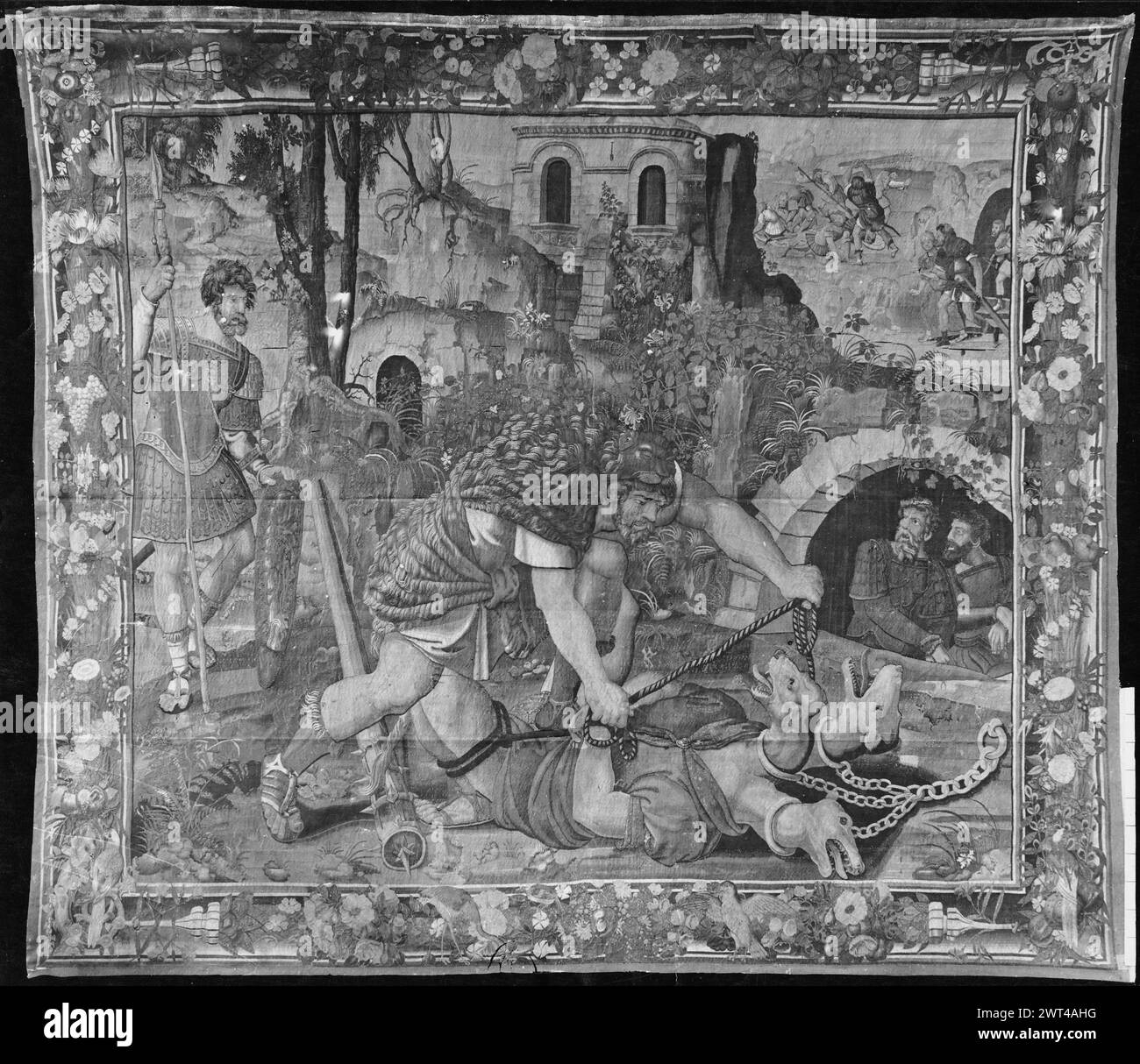 Hercules cerberus Black and White Stock Photos & Images - Alamy, حجم الصورة 1300x1214