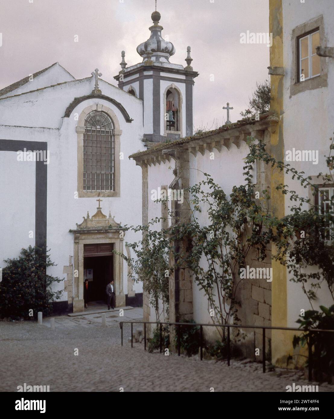 FACHADA DE LA IGLESIA DE SAN PEDRO S XVIII. Location ST. PETER'S