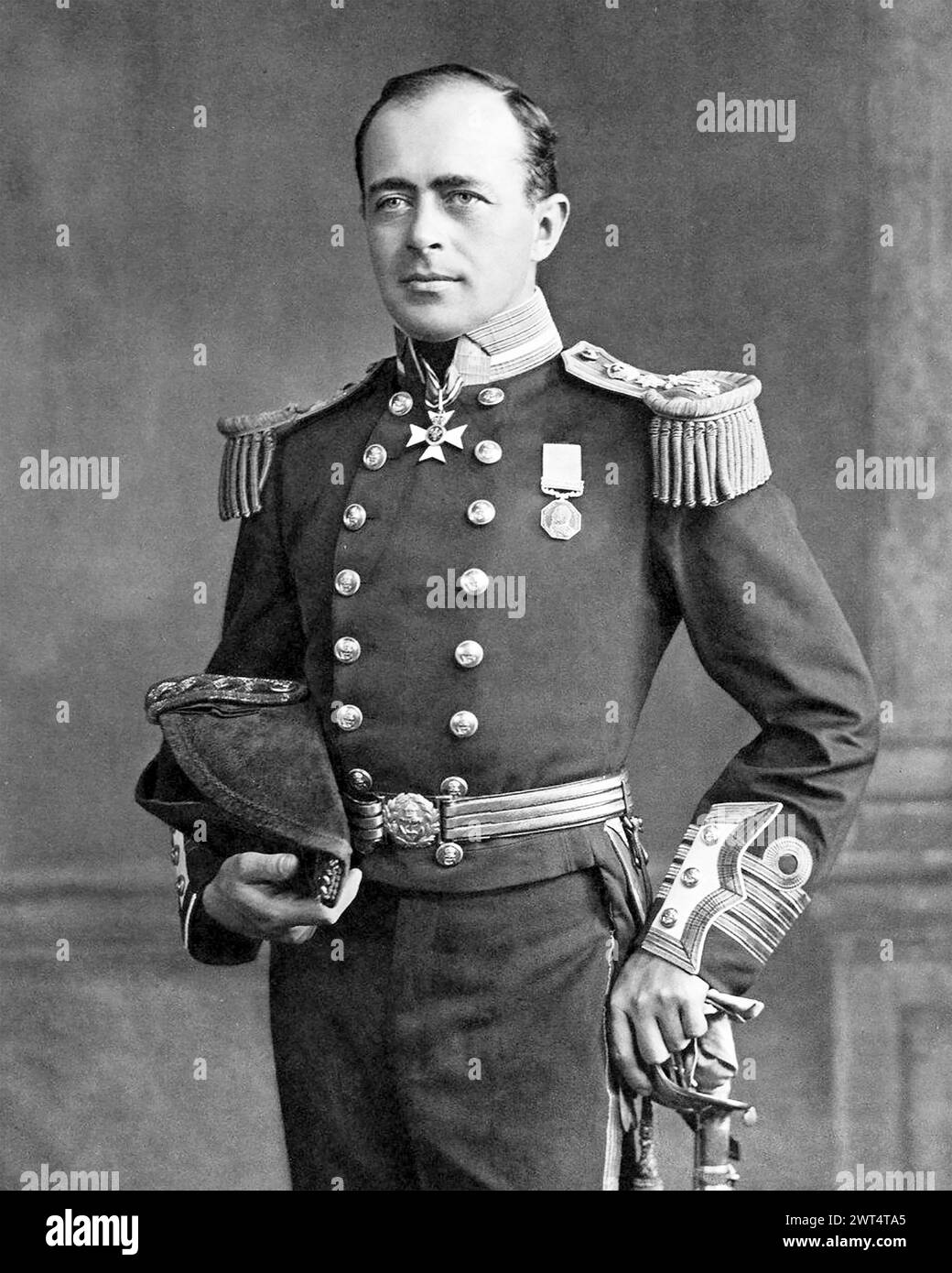 ROBERT FALCON SCOTT (1868-1912) British Royal Navy officer and Antarctic explorer in a 1905 photo Stock Photo