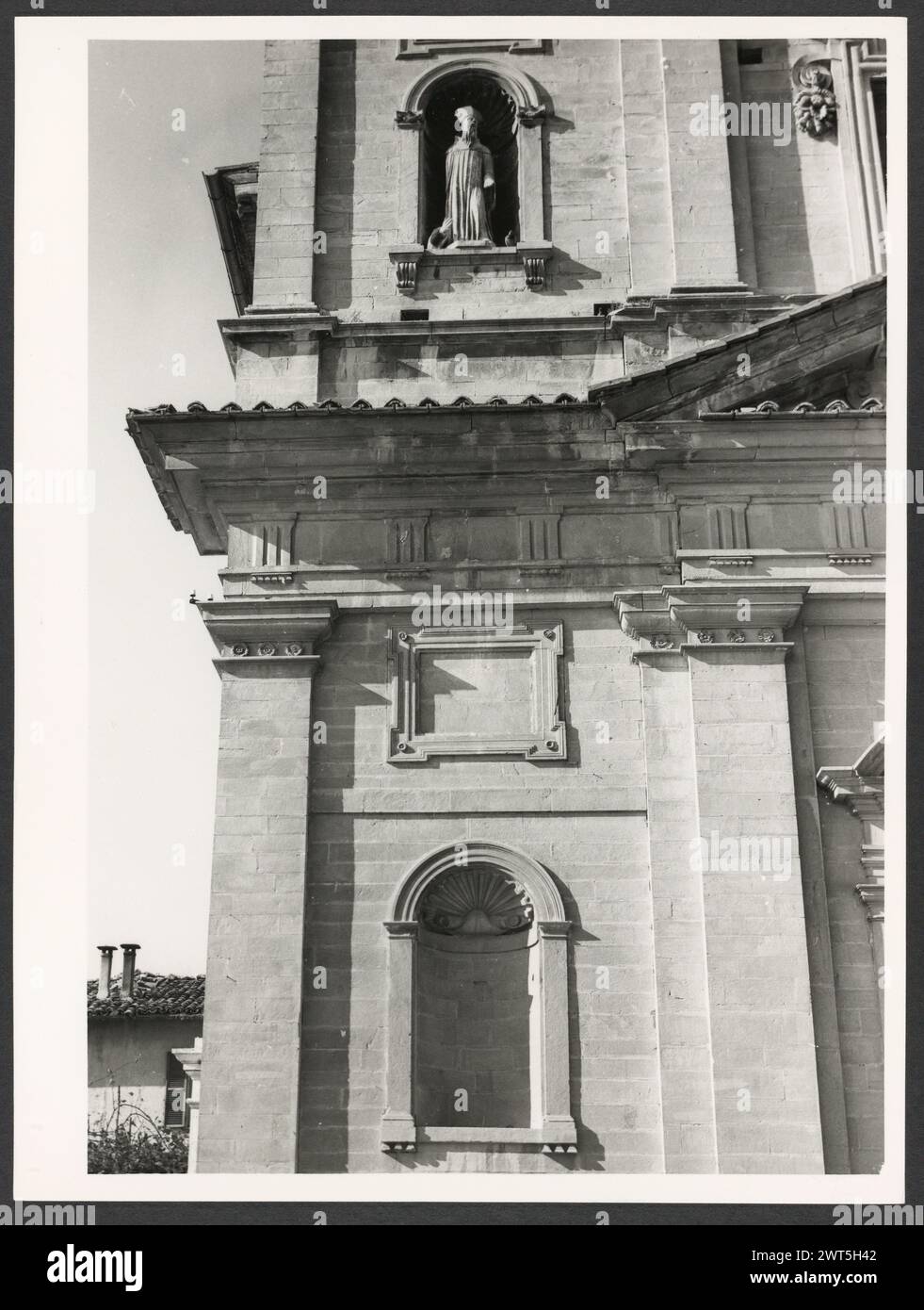 Umbria Perugia Gubbio Chiesa della Madonna del Prato. Hutzel, Max 1960-1990 Exterior views of the Baroque archtecture of the church; interior photos show the extensive Baroque painting, sculpture and stucco decoration. Object Notes: Hutzel shot this campaign in 1982. German-born photographer and scholar Max Hutzel (1911-1988) photographed in Italy from the early 1960s until his death. The result of this project, referred to by Hutzel as Foto Arte Minore, is thorough documentation of art historical development in Italy up to the 18th century, including objects of the Etruscans and the Romans, a Stock Photo