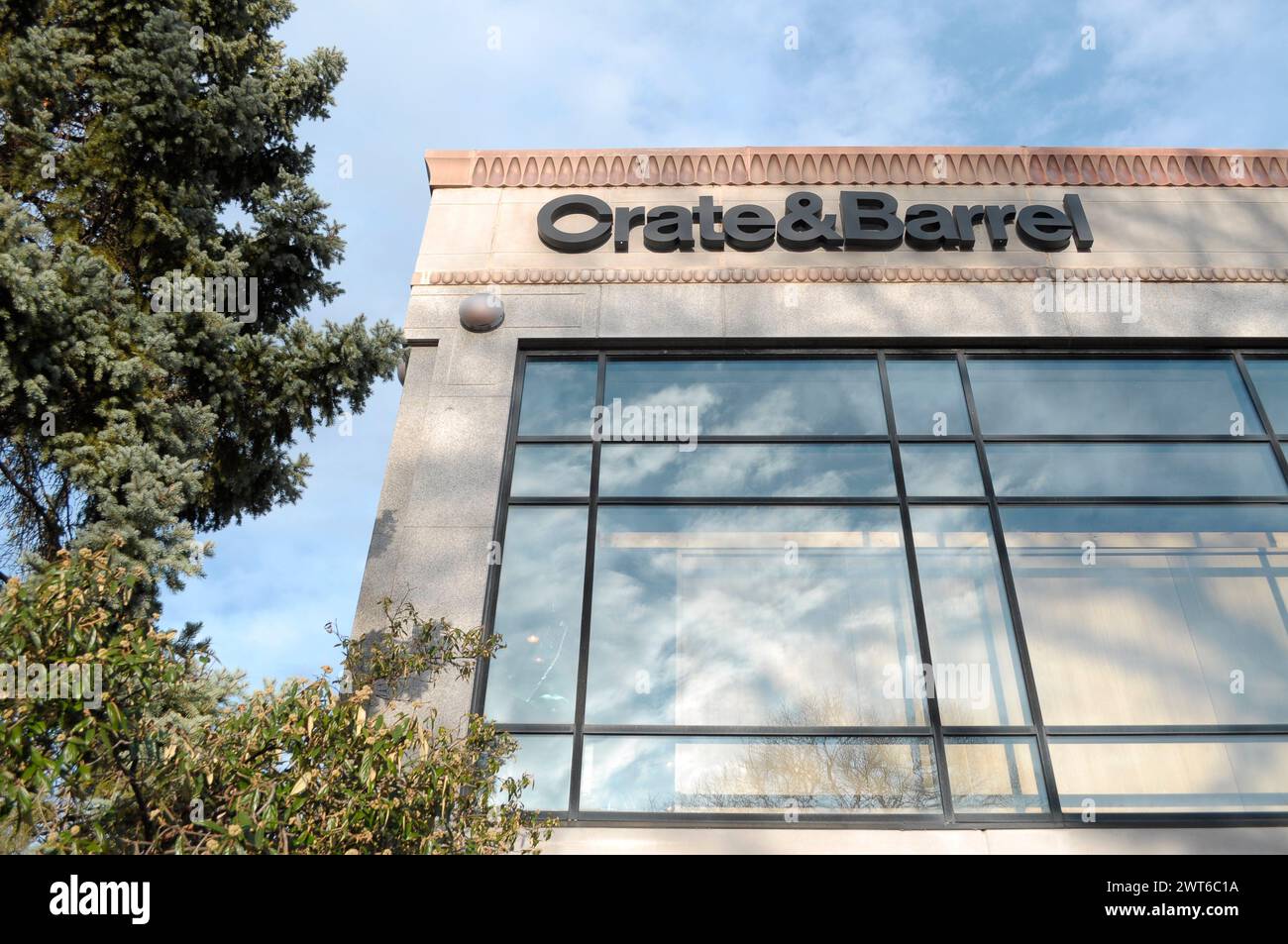 New York, United States. 15th Mar, 2024. A Crate & Barrel store is seen