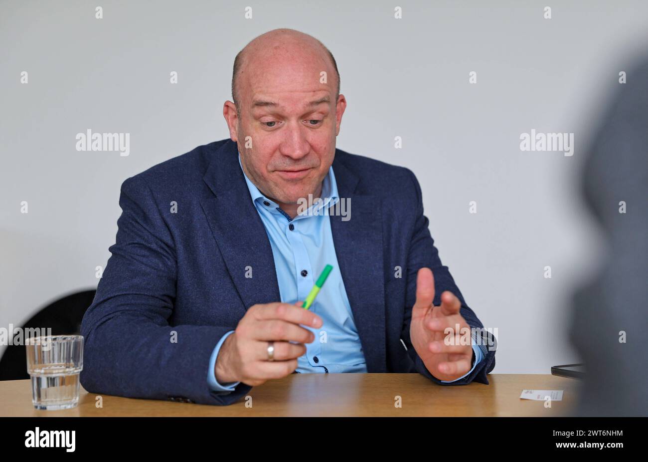 Neuer jung hi-res stock photography and images - Alamy