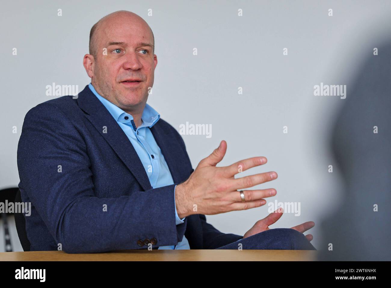 Neuer jung hi-res stock photography and images - Alamy