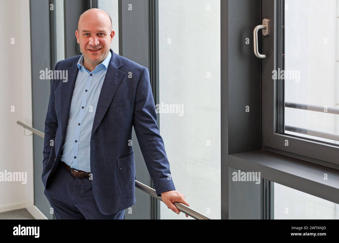 Neuer jung hi-res stock photography and images - Alamy