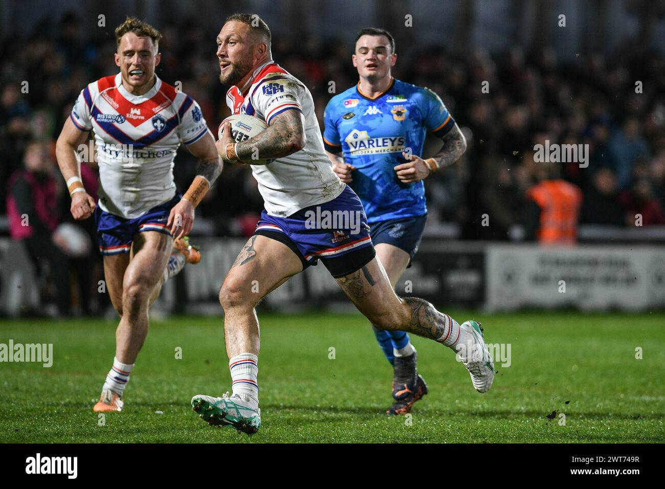 Wakefield, England - 15th March 2024 Wakefield Trinity's Josh Griffin ...