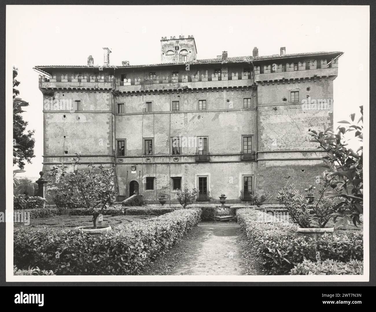 Lazio Viterbo Vignanello Castello Ruspoli. Hutzel, Max 1960-1990 Exterior views of all sides of castle, renovated 1575, including rear view of park. German-born photographer and scholar Max Hutzel (1911-1988) photographed in Italy from the early 1960s until his death. The result of this project, referred to by Hutzel as Foto Arte Minore, is thorough documentation of art historical development in Italy up to the 18th century, including objects of the Etruscans and the Romans, as well as early Medieval, Romanesque, Gothic, Renaissance and Baroque monuments. Images are organized by geographic reg Stock Photo