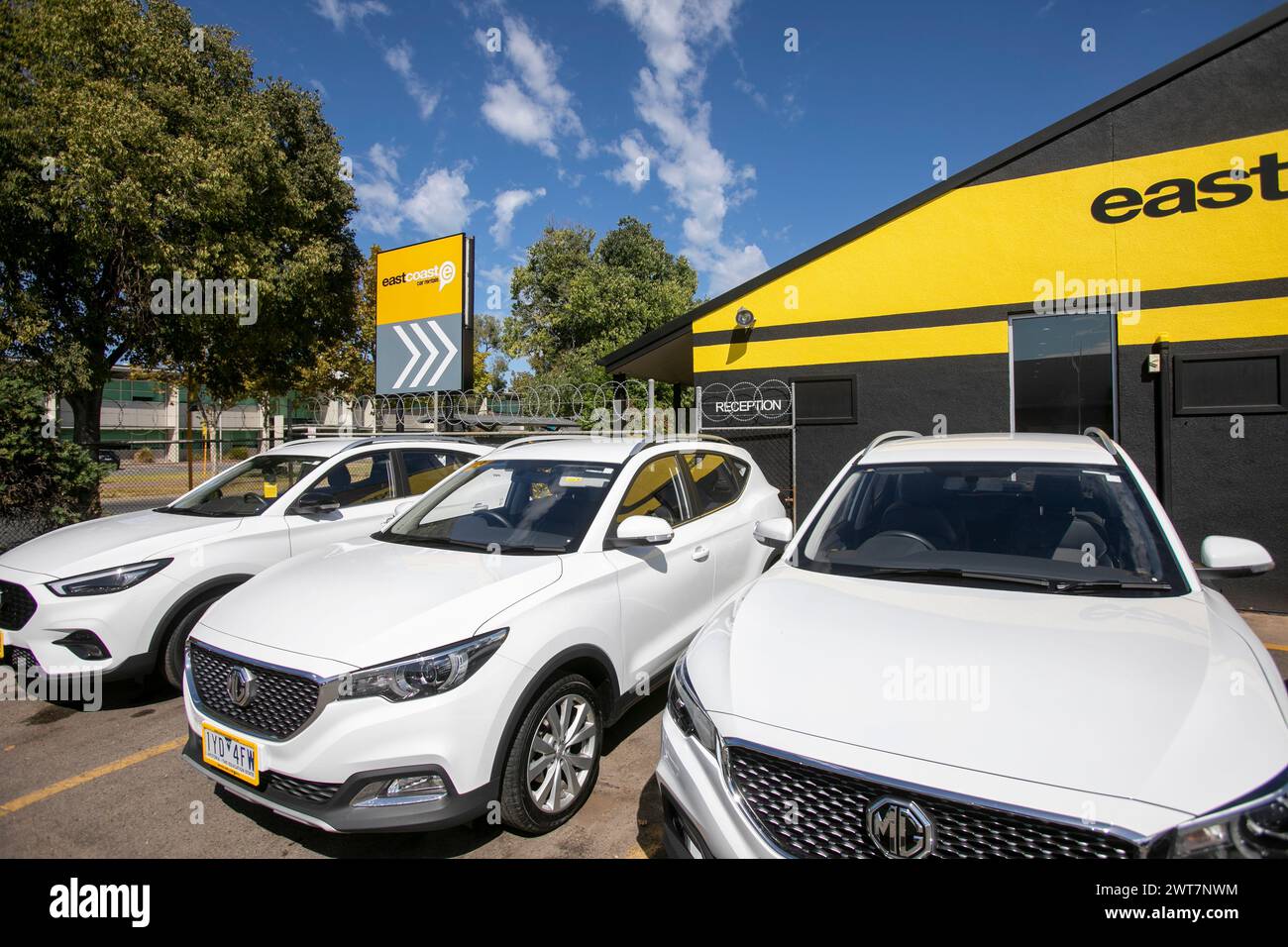 White mg car hi res stock photography - Car Rental Business Adelaide Airport With White Mg Cars Available For Hiresouth Australia 2WT7NWM