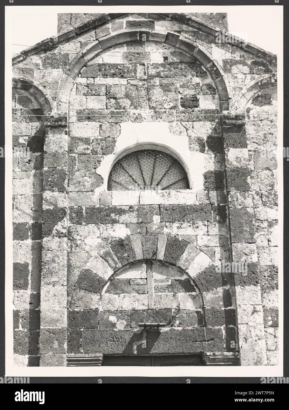 Sardinia Oristano Ghilarza S. Palmerio. Hutzel, Max 19601990 Medieval