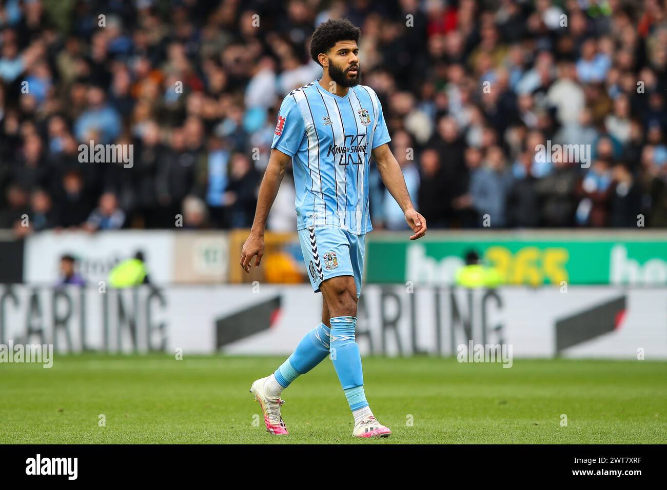 Ellis Simms of Coventry City during the Emirates FA Cup Quarter- Final match Wolverhampton Wanderers vs Coventry City at Molineux, Wolverhampton, United Kingdom, 16th March 2024  (Photo by Gareth Evans/News Images) Stock Photo