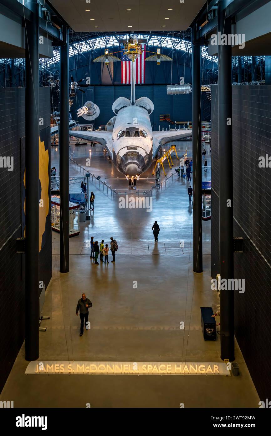 Space Shuttle Discovery on display in the James S. McDonnell Space Hangar at the Steven F. Udvar-Hazy Center. Stock Photo